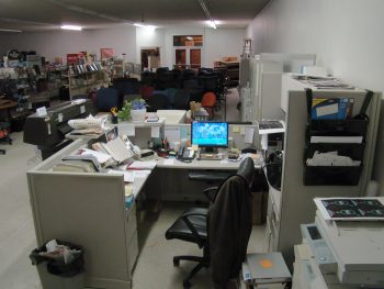 A Look at Essential Office Tools for Restaurant Managers