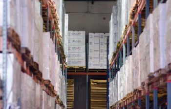 Broadline vs Specialty Food Distributor: How to Choose