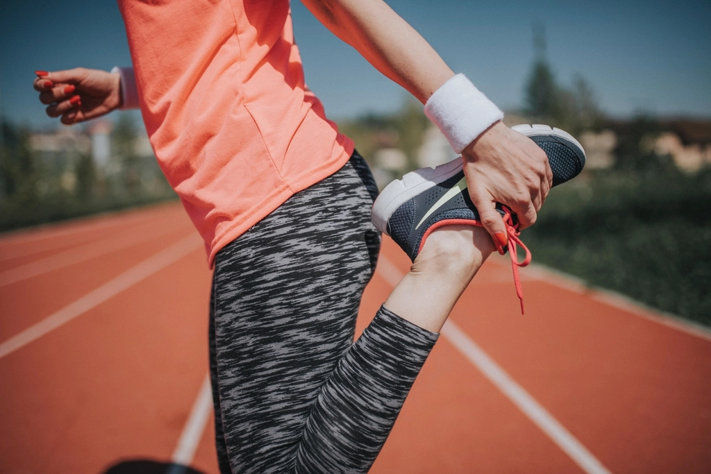Women stretching sprint