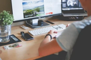 Website Builders vs. WordPress: Which is Right for Your Restaurant Site?