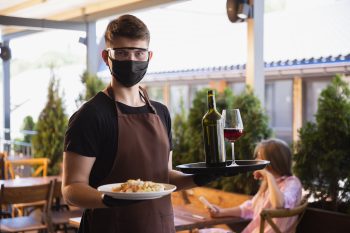 Why Restaurants Should Adopt Omnichannel Communications
